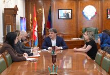 Джамбулат Салавов встретился с семьями участников СВО в микрорайоне ДОСААФ