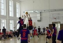 В Махачкале определили победителей школьной волейбольной лиги