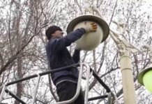 В Махачкале продолжаются работы по благоустройству парков и скверов