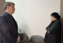 Джамбулат Салавов проверил пункт временного размещения пострадавших