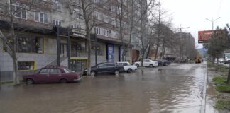 Махачкала все еще борется с последствиями стихии