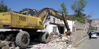 В Махачкале провели демонтаж капитального забора