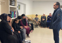 Депутаты оказывают помощь пострадавшим от подтоплений