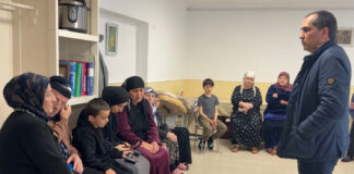 Депутаты оказывают помощь пострадавшим от подтоплений