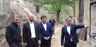 В русле реки Тарнаирки продолжается снос незаконных строений