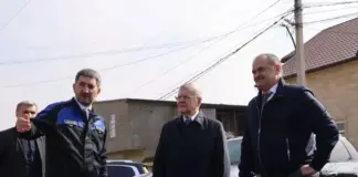 Юрий Чайка осмотрел подстанцию «Приморская» в Махачкале