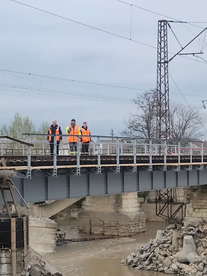 B740C0D3-E96E-4D61-BF05-3247BBB3A52F