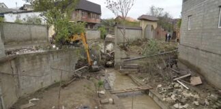 Махачкале продолжается расчистка русел рек