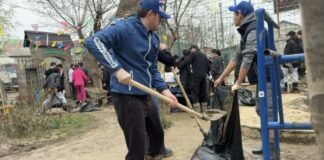 Волонтеры «Единой России» и «Молодой Гвардии» ликвидируют последствия паводка в поселке Хушет