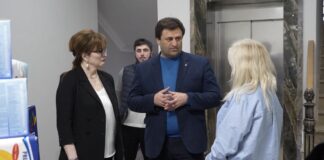 Махачкала своих не бросает: волонтеры и городские службы работают в едином ритме