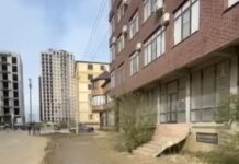 В Махачкале подвалы многоквартирных домов освобождают от воды в усиленном режиме