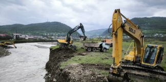 Минприроды Дагестана продолжает защитные работы на реке Уллучай в Кайтагском районе