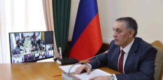 Абдурахман Махмудов потребовал ускорить выплаты и ужесточить контроль за гумпомощью в Дагестане