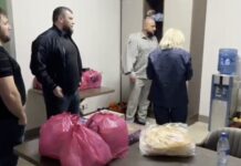 В Махачкале продолжают оказывать продовольственную помощь пострадавшим от стихии