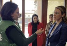 Партия «Зелёные» посетила пункты временного размещения пострадавших в Махачкале