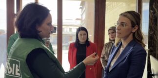 Партия «Зелёные» посетила пункты временного размещения пострадавших в Махачкале