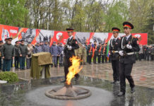 Участники «Вахты Памяти» почтили память героев войны