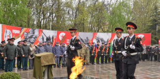 Участники «Вахты Памяти» почтили память героев войны