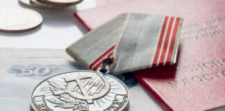 Минтруд перечислил список положенных ветеранам труда льгот и скидок