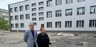 Депутат Госдумы Нурбаганд Нурбагандов проверил ход капремонта школы №6 в Каспийске