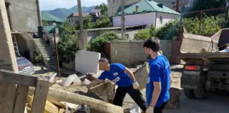 «Единая Россия» и «Молодая Гвардия» оказали помощь жительнице Махачкалы после паводка