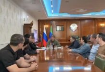 Джамбулат Салавов встретился с жителями микрорайона ДОСААФ по вопросу земельного спора