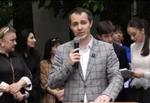 Магомед Амирханов поздравил выпускников гимназии № 13 с окончанием школы
