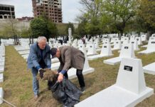 В Махачкале ветераны и студенты привели в порядок Воинское мемориальное кладбище