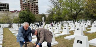В Махачкале ветераны и студенты привели в порядок Воинское мемориальное кладбище