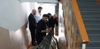 Глава Махачкалы поручил отремонтировать кровлю и установить пандус по обращениям жителей