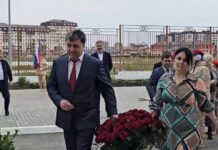 Джамбулат Салавов почтил память Героя СВО Александра Суханова в школе №57