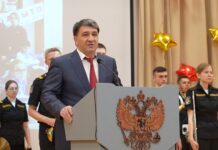 Джамбулат Салавов принял участие в праздновании Последнего звонка в школе №57 Махачкалы