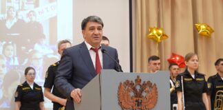 Джамбулат Салавов принял участие в праздновании Последнего звонка в школе №57 Махачкалы