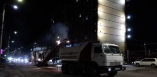 В Махачкале ремонтируют дорожное полотно на проспекте Петра I