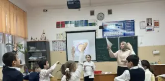 В махачкалинской школе №16 отметили День русского языка по инициативе «Единой России»