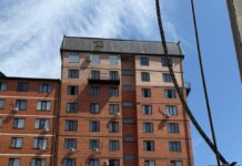 В Махачкале обязали снести часть 13-этажной новостройки на улице Урадинского