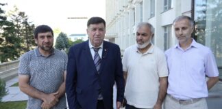 Гаджимурад Муртузалиев провел встречу с представителями общественности посёлка Ленинкент