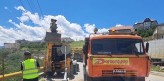 В Дагестане дорожные службы ведут масштабные работы по благоустройству и содержанию дорог