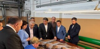 Джамбулат Салавов в составе делегации Дагестана посетил предприятие «Камволь» в Минске