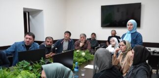 Власти Махачкалы провели встречу с жильцами улиц Айвазовского и Перова