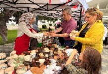 В Махачкале на улице Пушкина открылась большая праздничная ярмарка