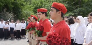В Махачкале почтили память студентов, погибших при обстреле в Старобельске