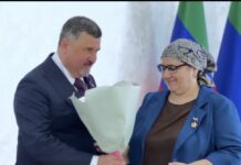 Две жительницы Дагестана удостоены высшего звания «Мать-героиня»
