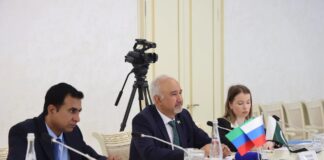 Фёдор Щукин проводит встречу с послом Пакистана Фейсалом Ниазом Тирмизи