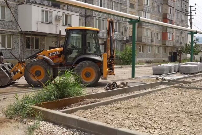 Реконструкция двора: этапы и сроки