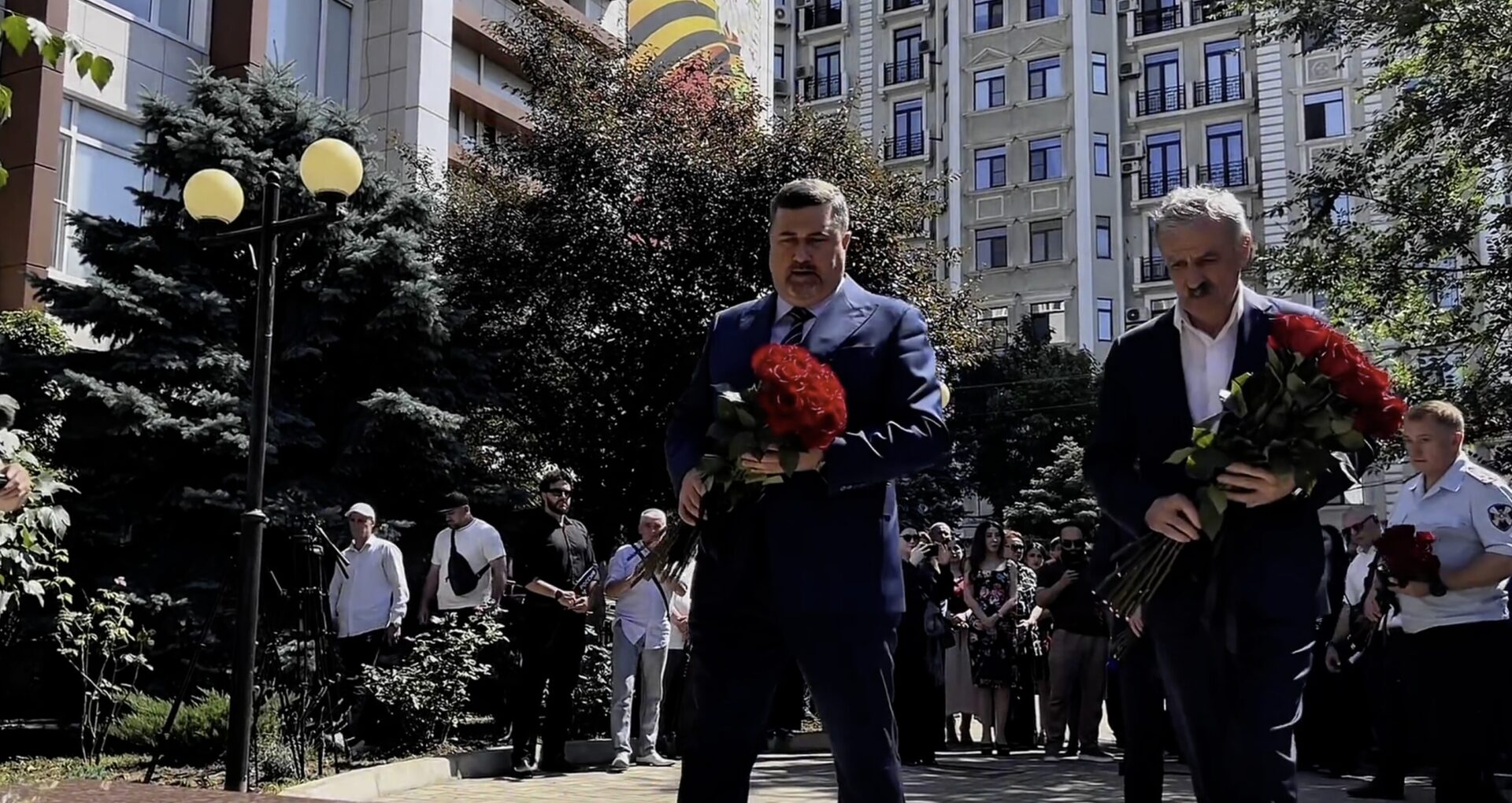 Фёдор Щукин возложил цветы к памятнику Героя России Магомеда Нурбагандова