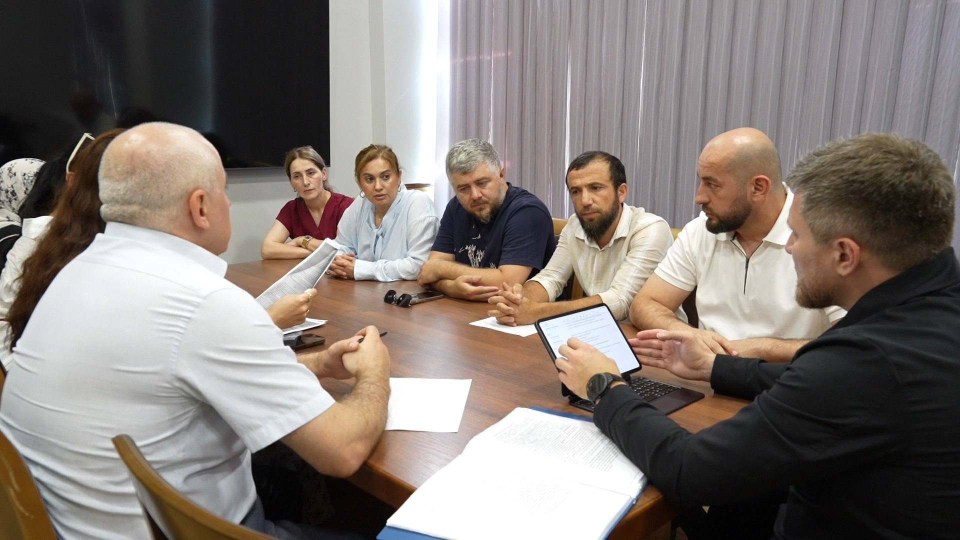 В Махачкале провели встречу с участниками долгостроев «АР ГРУПП»