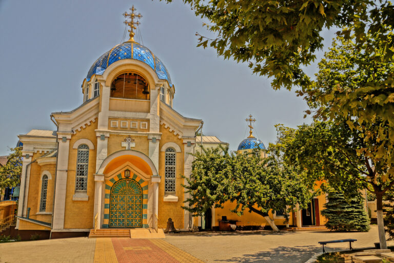 120 лет добра и служения