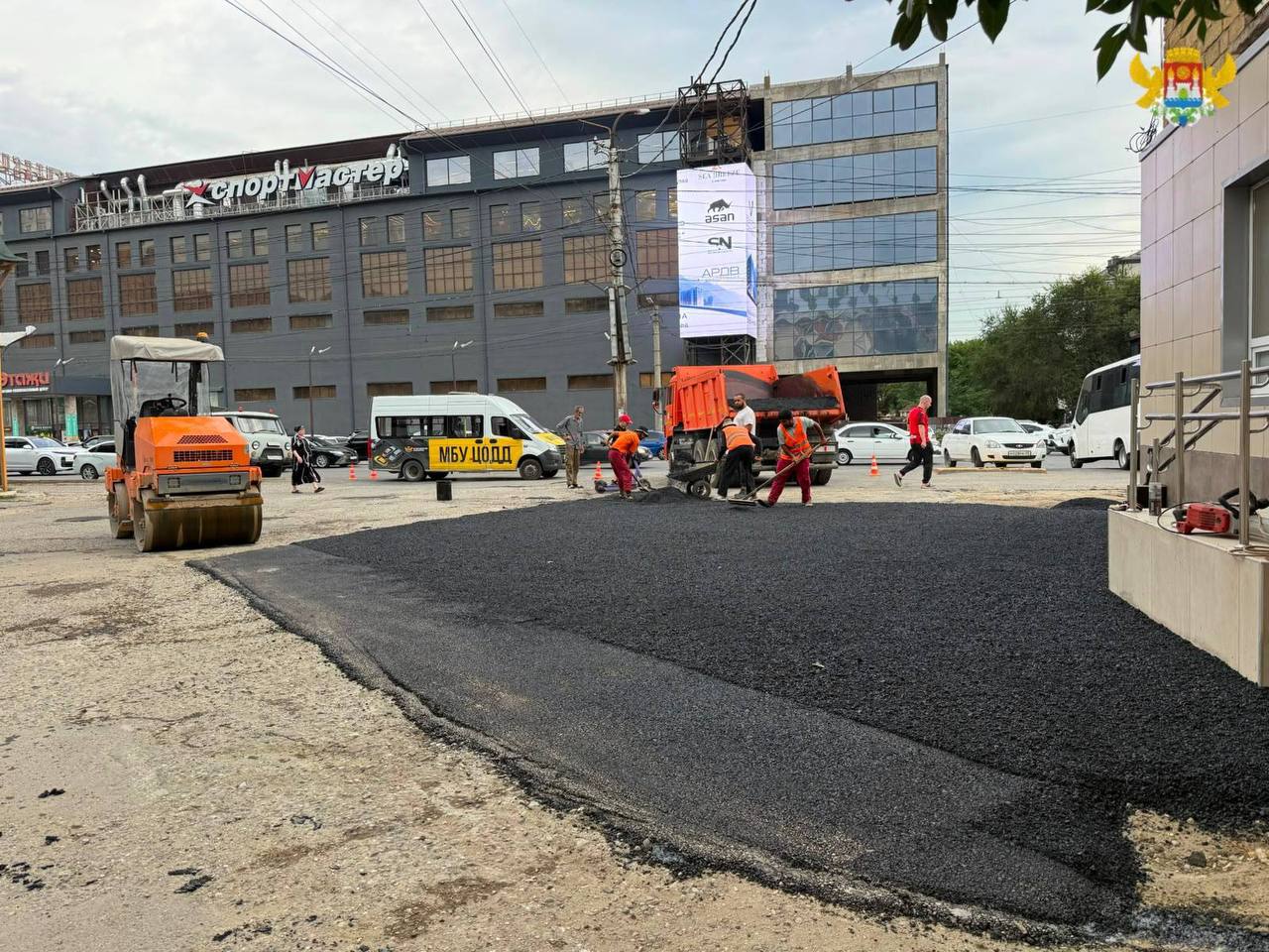 Более 1500 кв. метров асфальта уложили в Махачкале