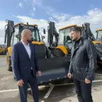 Горводоканалы Каспийска и Махачкалы получили новые экскаваторы-погрузчики